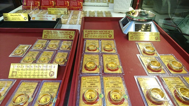 Gold hits six-year high