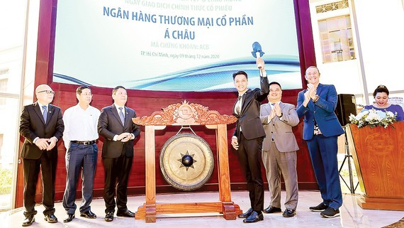 ACB moves its listing from the HNX to the HoSE from December 9, 2020. (Photo: SGGP)