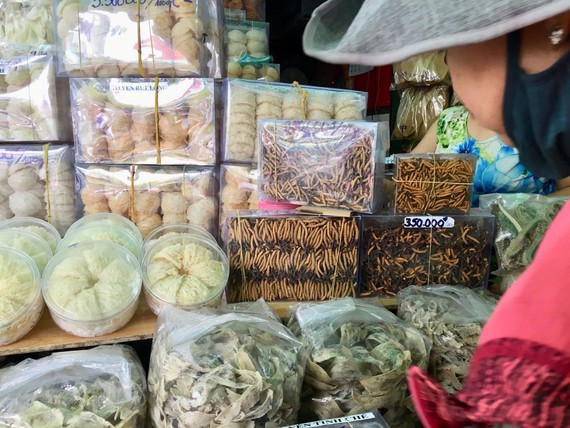 The matrix of edible bird’s nests ảnh 1