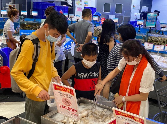 Prices of consumer goods about to climb ảnh 1