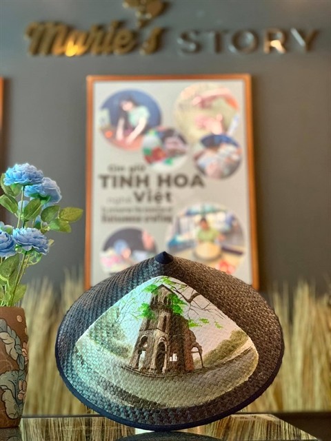 Hue woman turns wild grass into high-end fashion ảnh 3