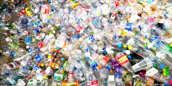 Vietnam sets to significantly cut use of single-use plastics by 2025 ảnh 1