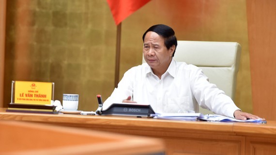 Ministry asks Government to reconsider '3-on-site' production model ảnh 1