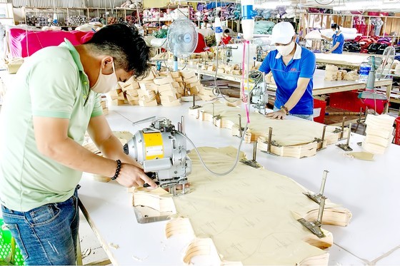 HCMC building coordination plan to facilitate workers' return to factories ảnh 2