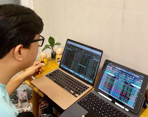 Cash flow to pour into stock groups benefiting from loosened social distancing ảnh 1