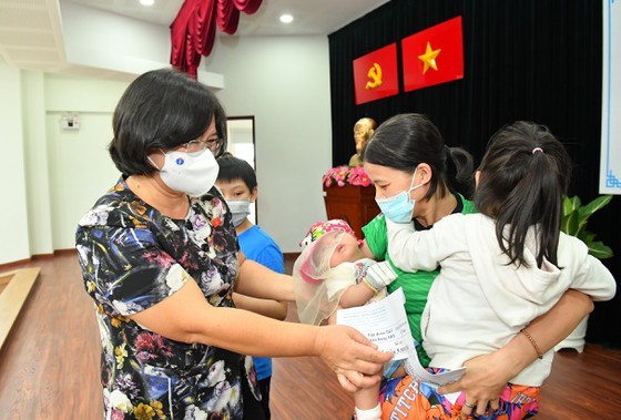 HCMC supports 1,853 children orphaned by Covid-19 ảnh 2