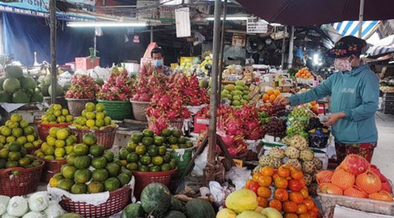 Weak purchasing power makes supermarkets struggle to operate ảnh 1