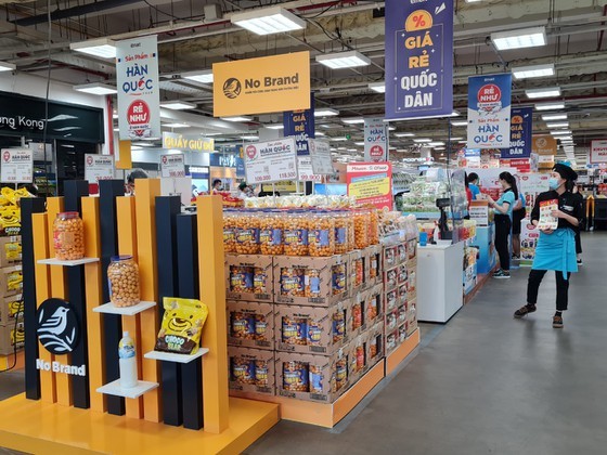 Weak purchasing power urges supermarkets to simultaneously run promotions ảnh 2