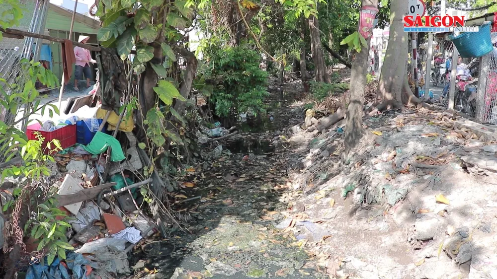 Phường An Phú Đông, quận 12: Người dân sống với kênh rác