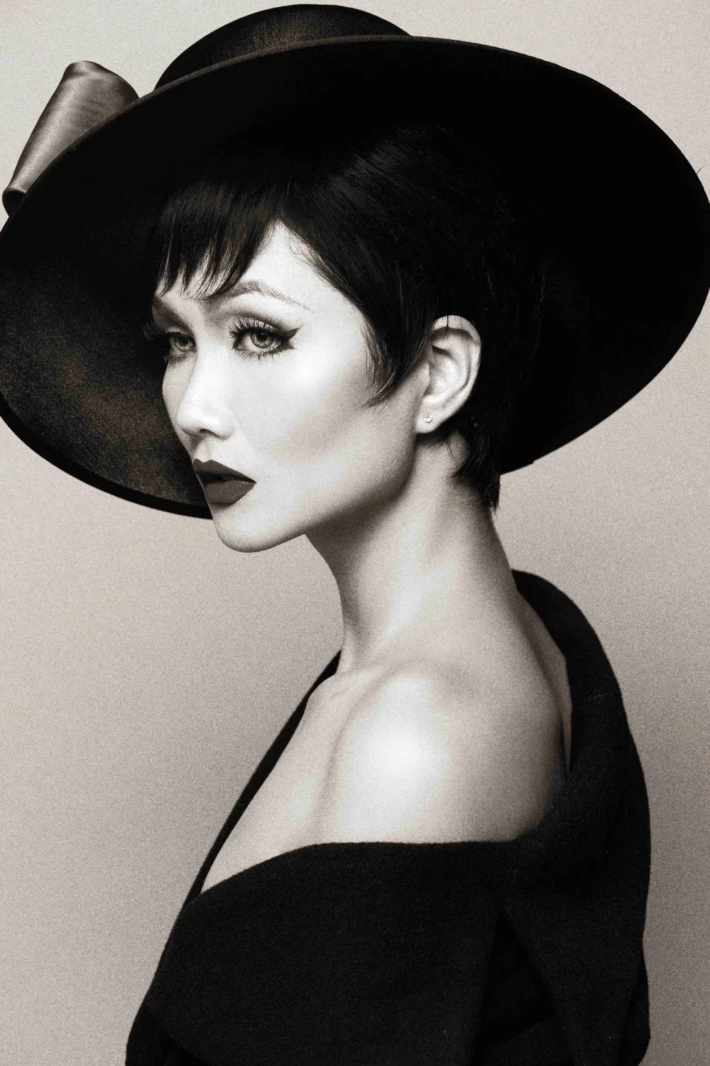 Chiến thắng Timeless Beauty, H’Hen Niê tung bộ ảnh khẳng định vẻ đẹp vượt thời gian ảnh 9