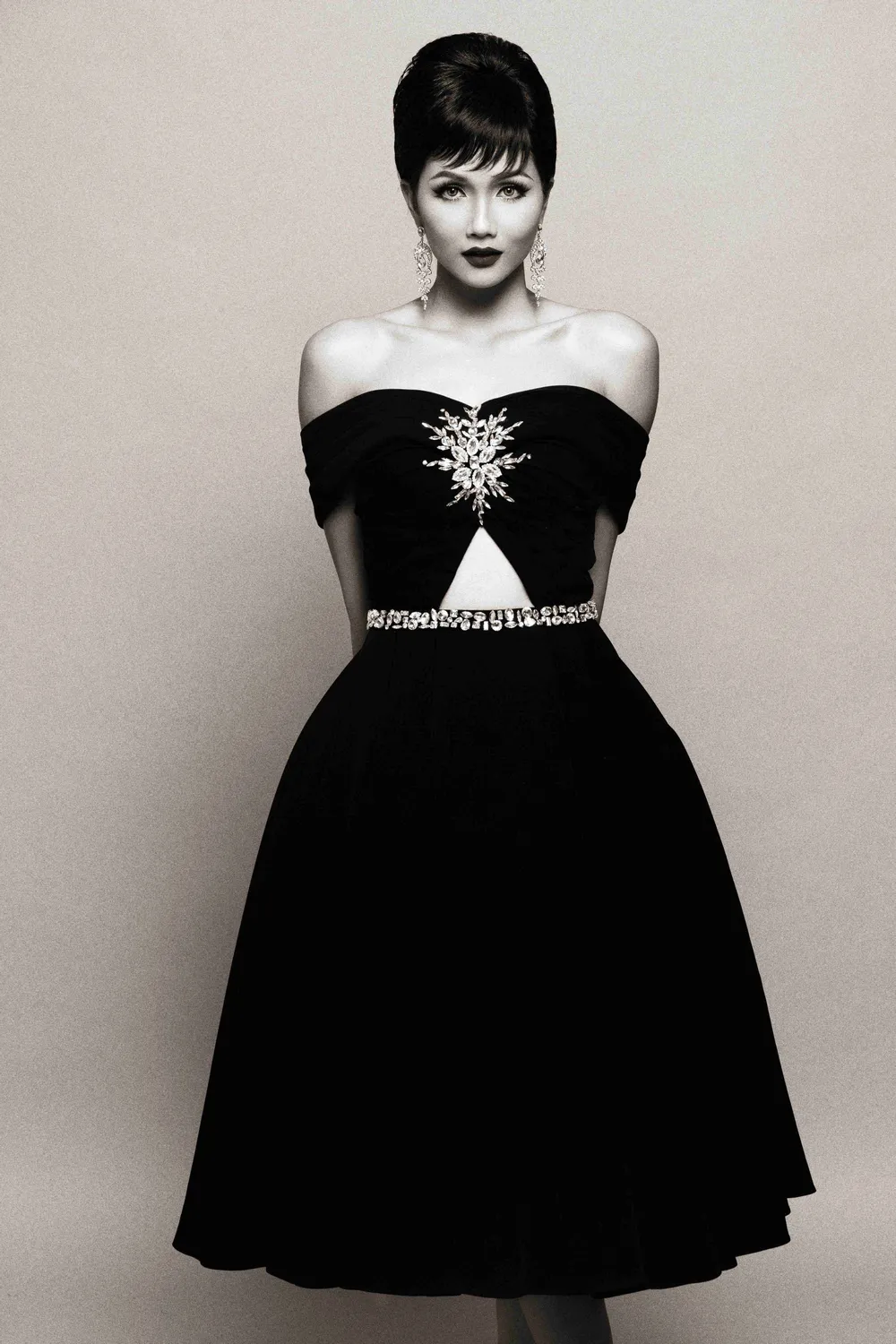 Chiến thắng Timeless Beauty, H’Hen Niê tung bộ ảnh khẳng định vẻ đẹp vượt thời gian ảnh 2