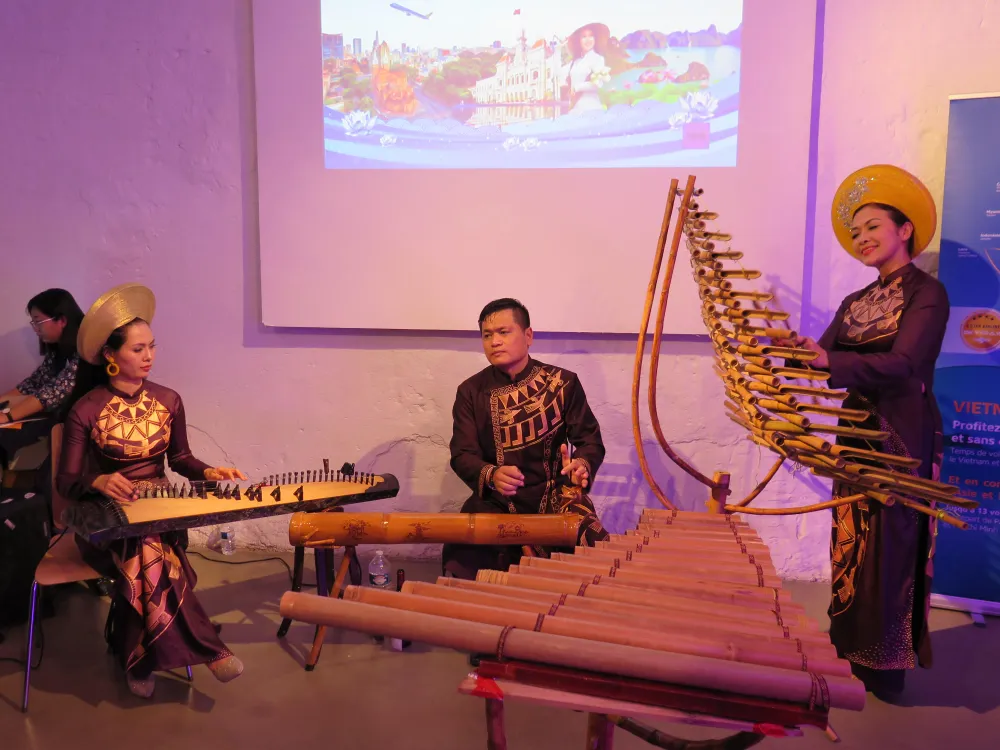 Sở Du lịch TPHCM quảng bá du lịch Việt Nam và TPHCM tại Pháp ảnh 1