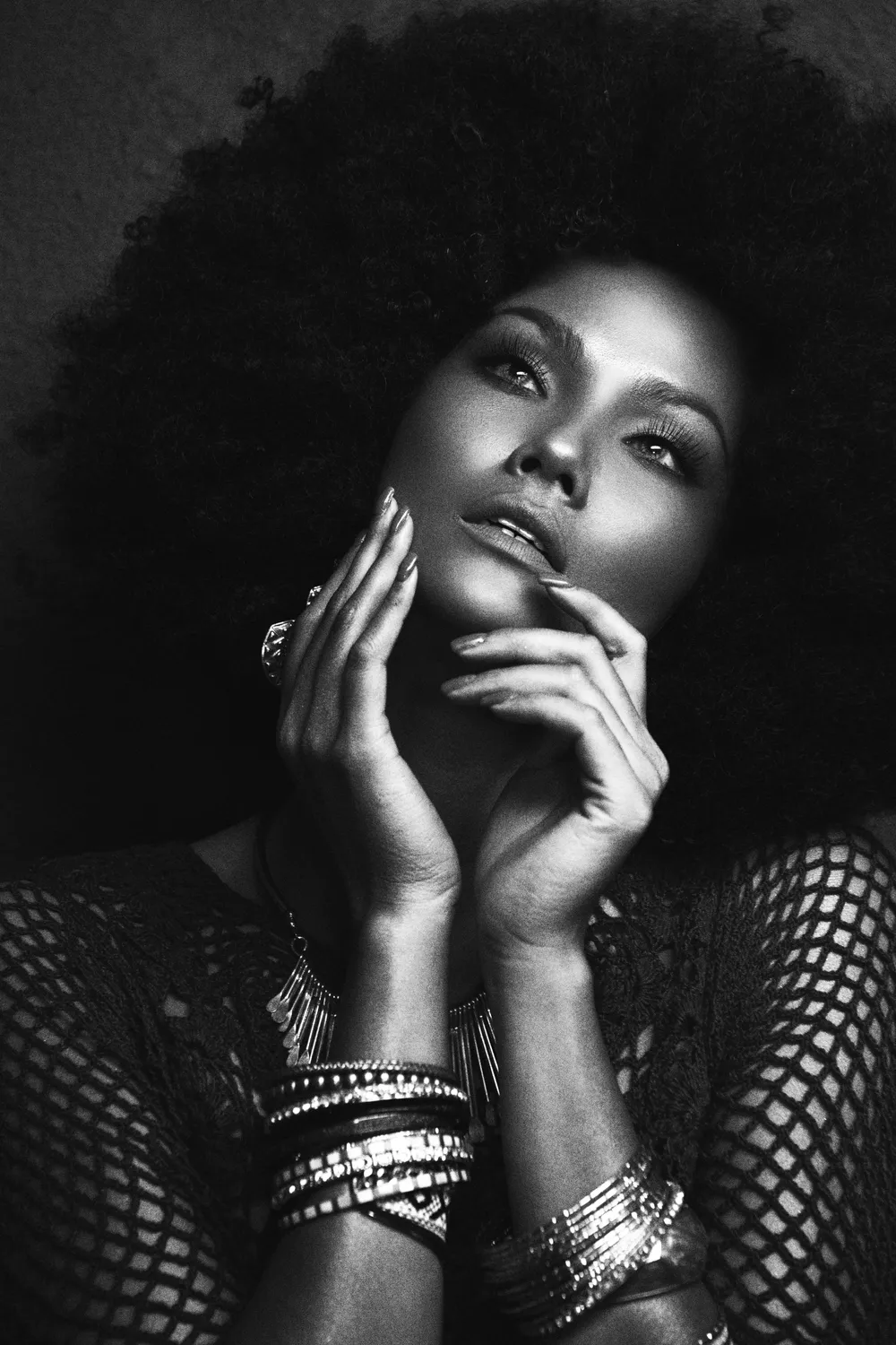 H’Hen Niê hóa "tắc kè hoa" trong bộ ảnh khởi động chuỗi dự án năm 2020 ảnh 3