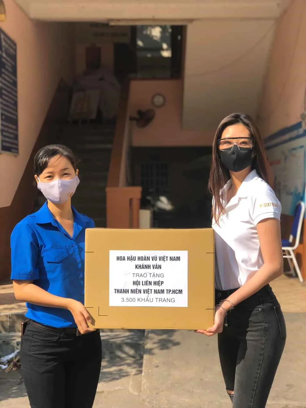 Á hậu Kim Duyên ủng hộ 5 tấn gạo giúp người bán vé số có hoàn cảnh khó khăn ảnh 6