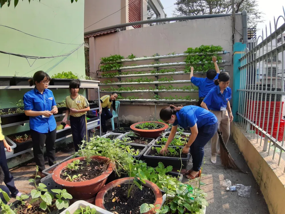 Chung tay xây dựng TPHCM là đô thị xanh, thân thiện với môi trường ảnh 8