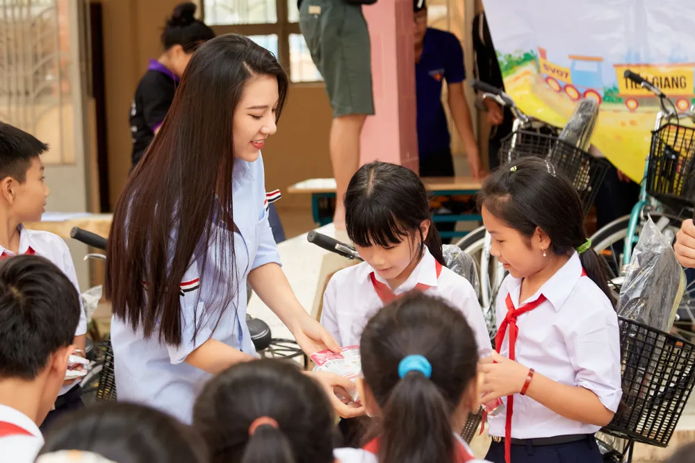 Hoa hậu Hoàn vũ Việt Nam trao yêu thương với những hoạt động hỗ trợ cộng đồng ảnh 7