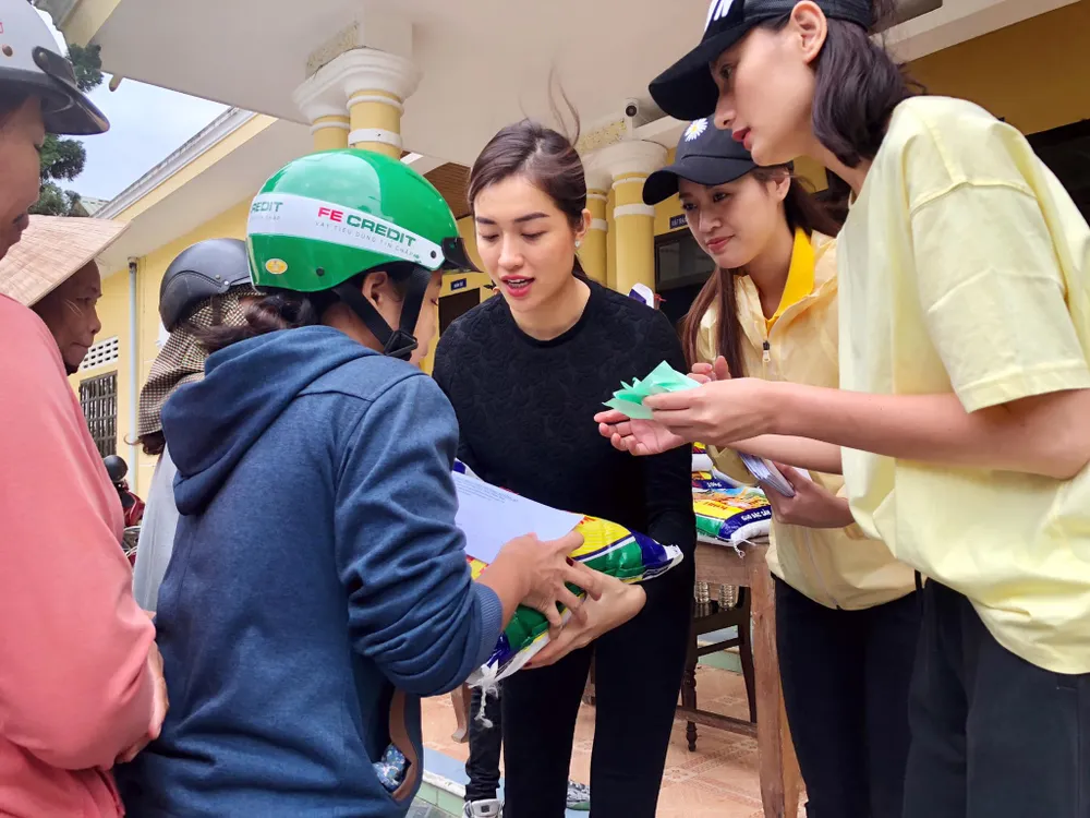 Hoa hậu Hoàn vũ Việt Nam trao yêu thương với những hoạt động hỗ trợ cộng đồng ảnh 2