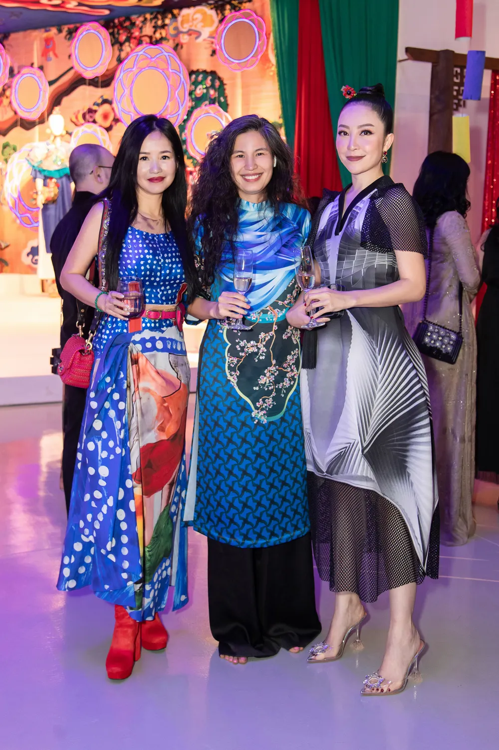 Nhiều nghệ sĩ xuất hiện tại triển lãm Mộng bình thường của Thủy Nguyễn ảnh 3