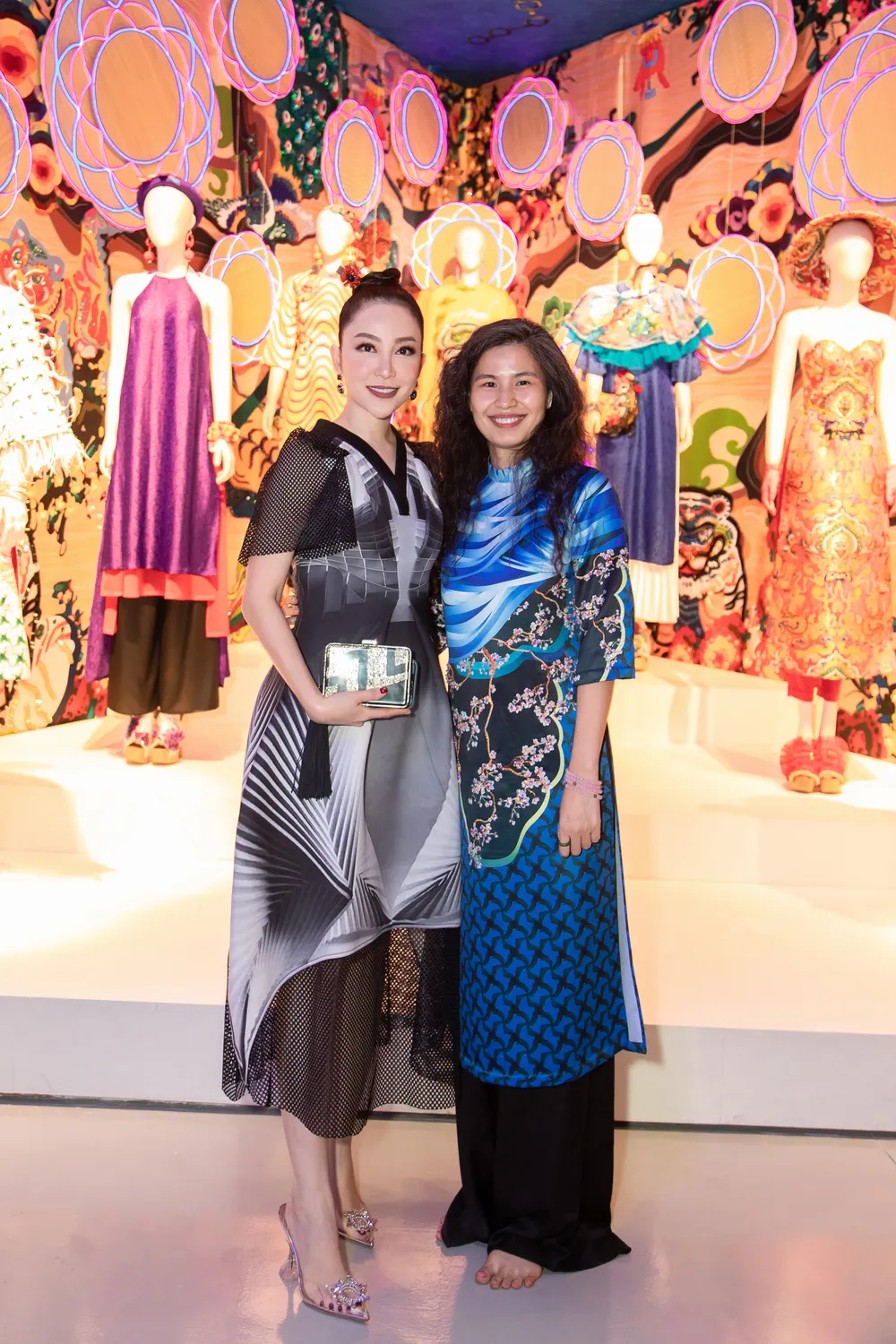 Nhiều nghệ sĩ xuất hiện tại triển lãm Mộng bình thường của Thủy Nguyễn ảnh 6