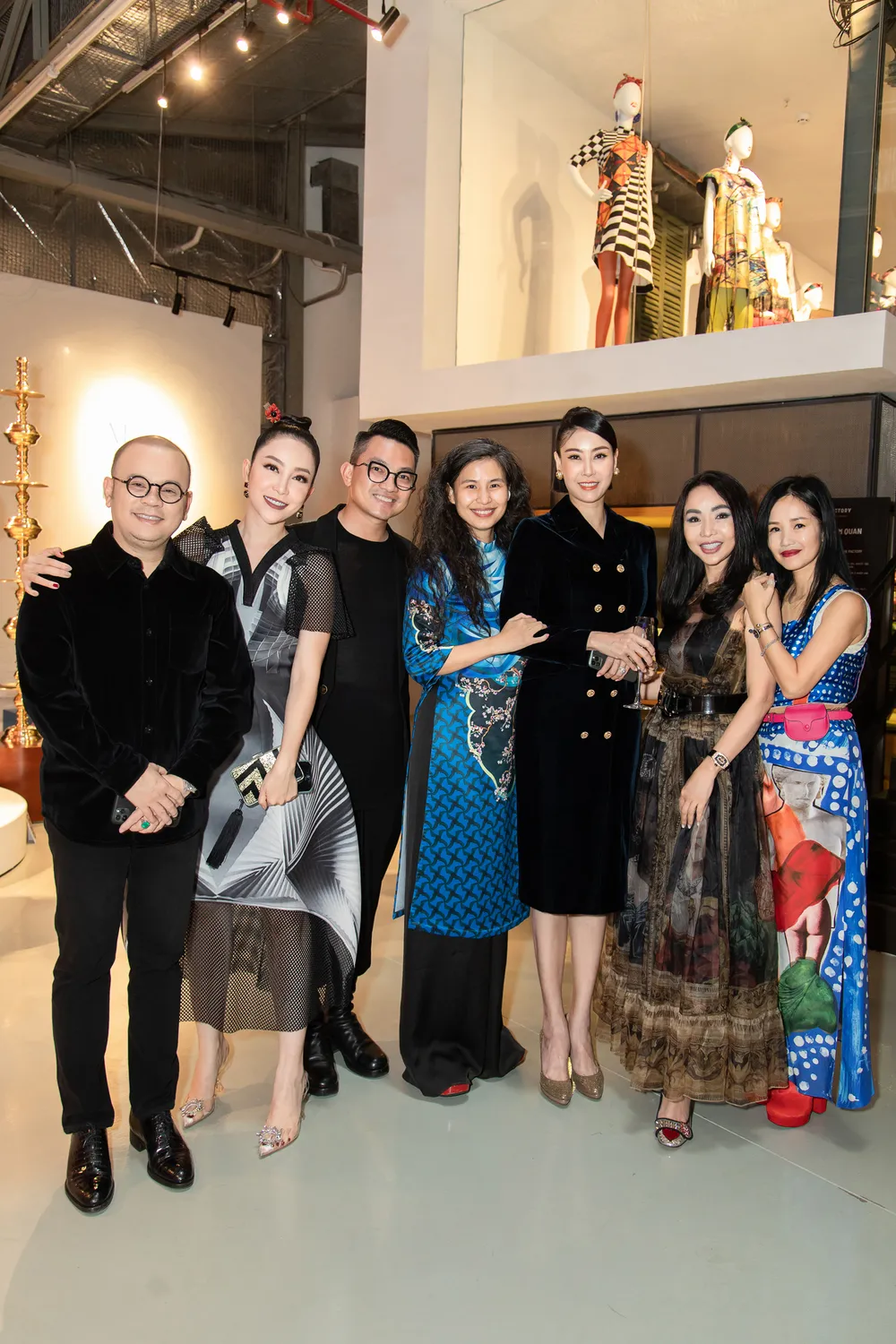 Nhiều nghệ sĩ xuất hiện tại triển lãm Mộng bình thường của Thủy Nguyễn ảnh 1