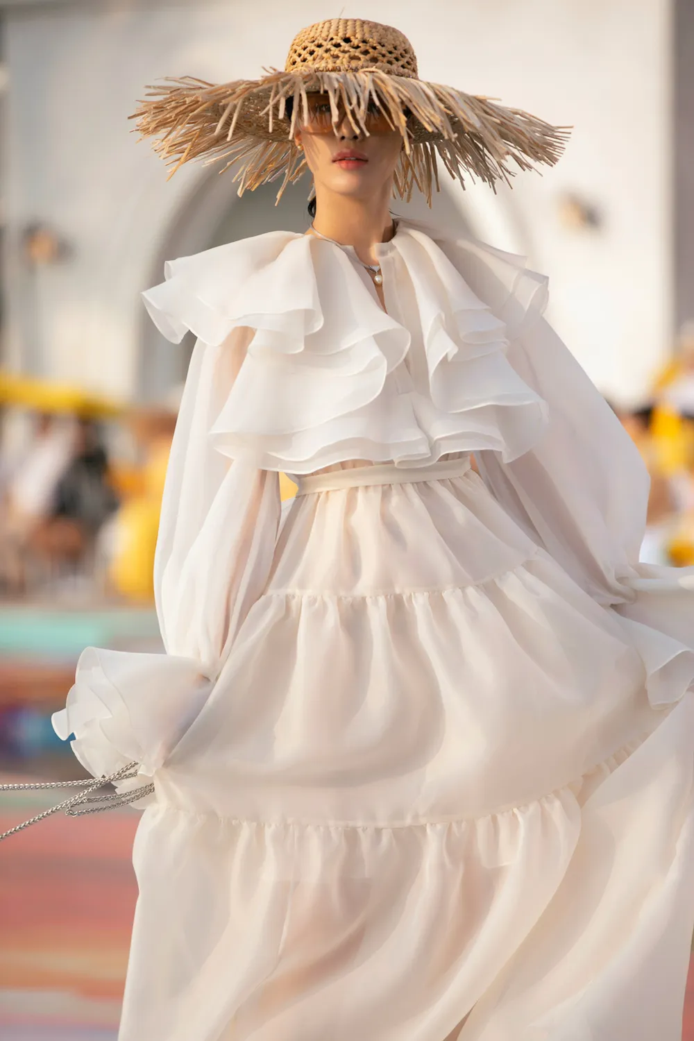 NTK Lê Thanh Hòa ra mắt BST thời trang mới “Like The Sunshine” ảnh 8