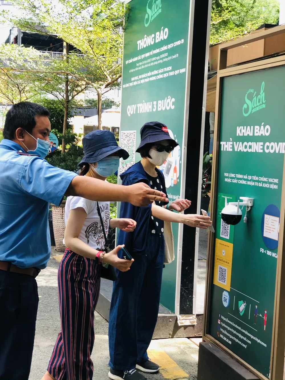 Đường Sách TPHCM đón gần 4.000 người trong 10 ngày đầu mở cửa ảnh 4