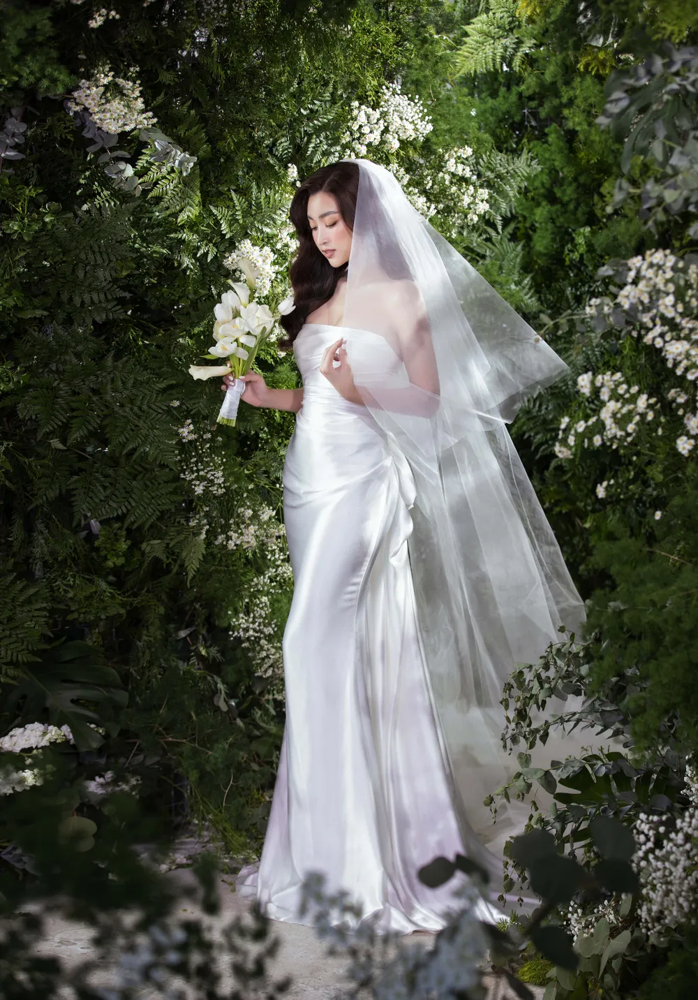 Nhà thiết kế Lê Thanh Hòa lần đầu ra mắt bộ sưu tập váy cưới  ảnh 7