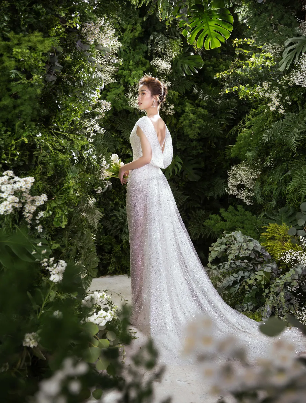 Nhà thiết kế Lê Thanh Hòa lần đầu ra mắt bộ sưu tập váy cưới  ảnh 10