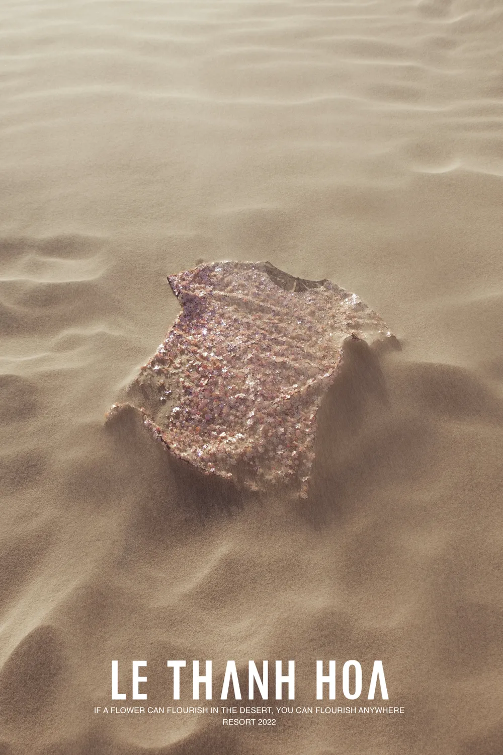 Lê Thanh Hòa mở màn năm mới bằng show diễn hoành tráng cho bộ sưu tập Resort 2022 ảnh 2