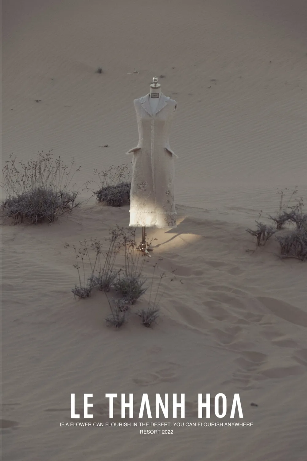 Lê Thanh Hòa mở màn năm mới bằng show diễn hoành tráng cho bộ sưu tập Resort 2022 ảnh 6