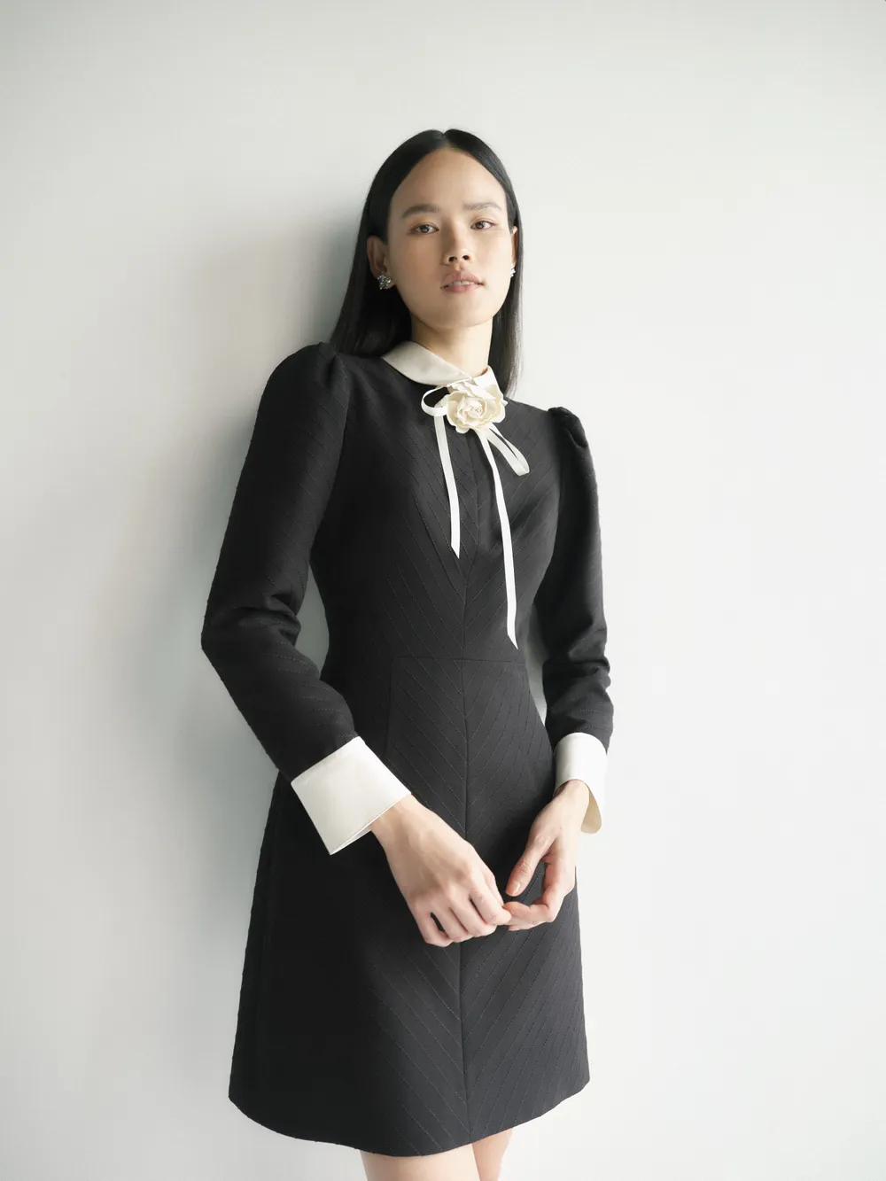 Người mẫu Tuyết Lan “high fashion” trong bộ sưu tập dành riêng cho quý cô công sở ảnh 12