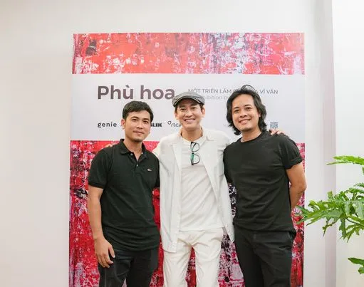 Phương Anh Đào, Karik đi ủng hộ Hứa Vĩ Văn làm họa sĩ ảnh 1