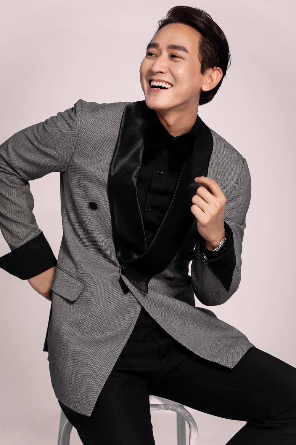 Phương Anh Đào, Karik đi ủng hộ Hứa Vĩ Văn làm họa sĩ ảnh 6