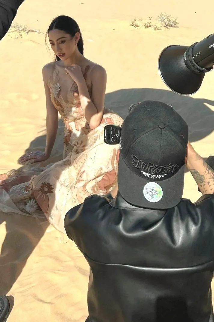 Hoa hậu Lương Thùy Linh hé lộ một phần mẫu thiết kế sẽ ra mắt trong show thời trang “Sa Vũ“ ảnh 3