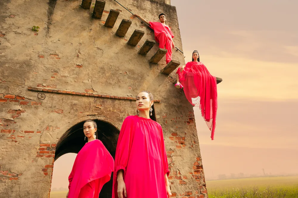 Sàn diễn độc đáo 150m bằng tre trên cánh đồng lúa  ảnh 4