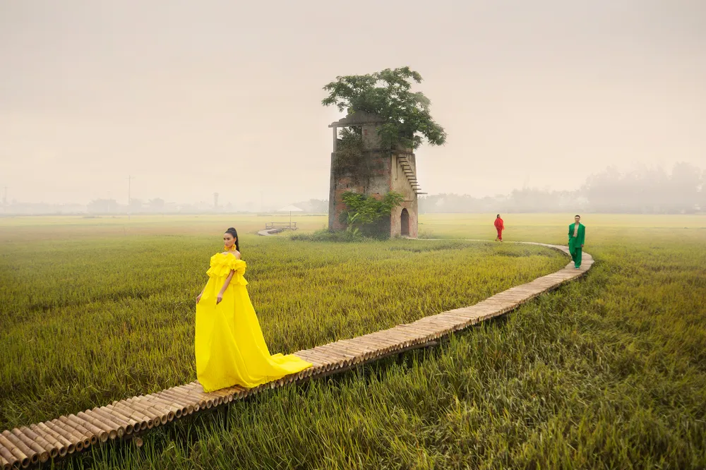 Sàn diễn độc đáo 150m bằng tre trên cánh đồng lúa  ảnh 11