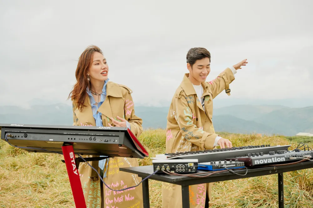 GiGi Hương Giang ra mắt cùng 1 ngày cả 3 MV cho ca khúc chủ đề  ảnh 4