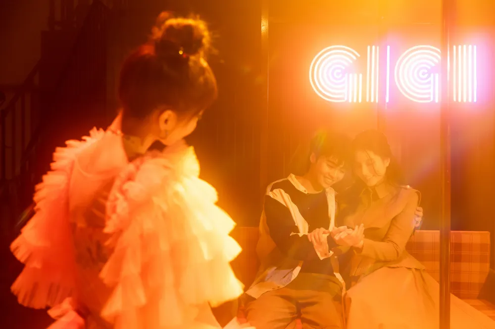 GiGi Hương Giang ra mắt cùng 1 ngày cả 3 MV cho ca khúc chủ đề  ảnh 2