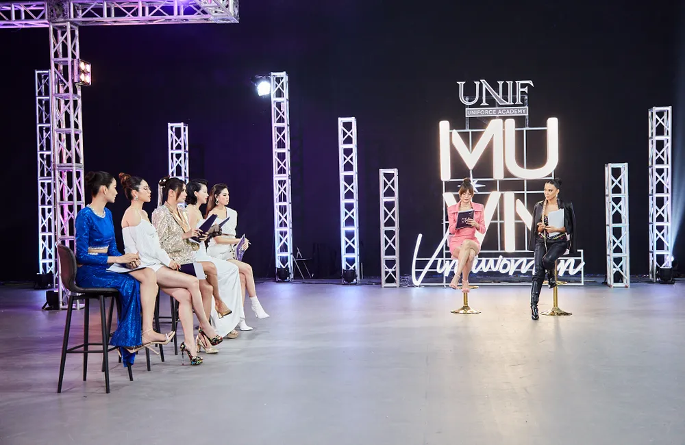 Top 63 Hoa hậu Hoàn vũ Việt Nam 2022 tỏa sáng với màn tranh biện chứng minh sức mạnh lãnh đạo ảnh 7