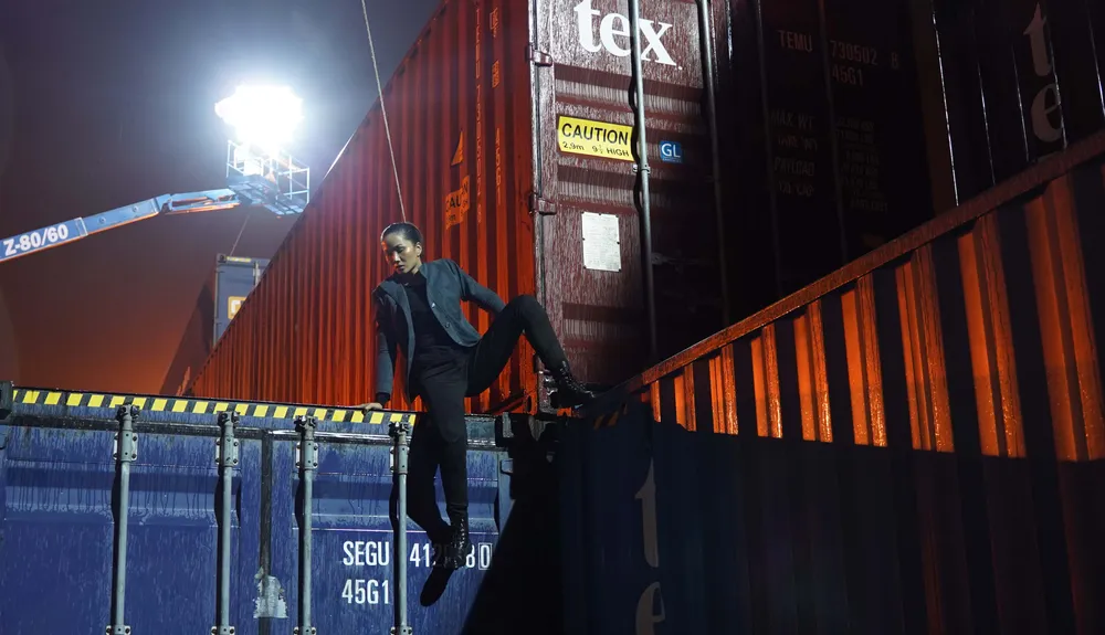 Lần đầu chạm ngõ điện ảnh, H'Hen Niê thể hiện những đòn võ thuật khó  ảnh 2