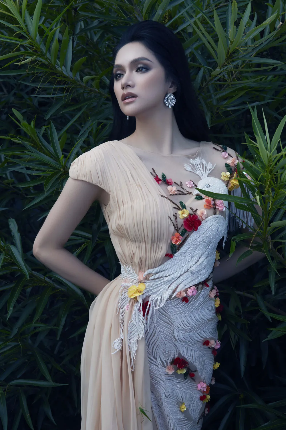 NTK Linh San ra mắt bộ sưu tập lấy cảm hứng từ “Đất Mẹ” ảnh 13