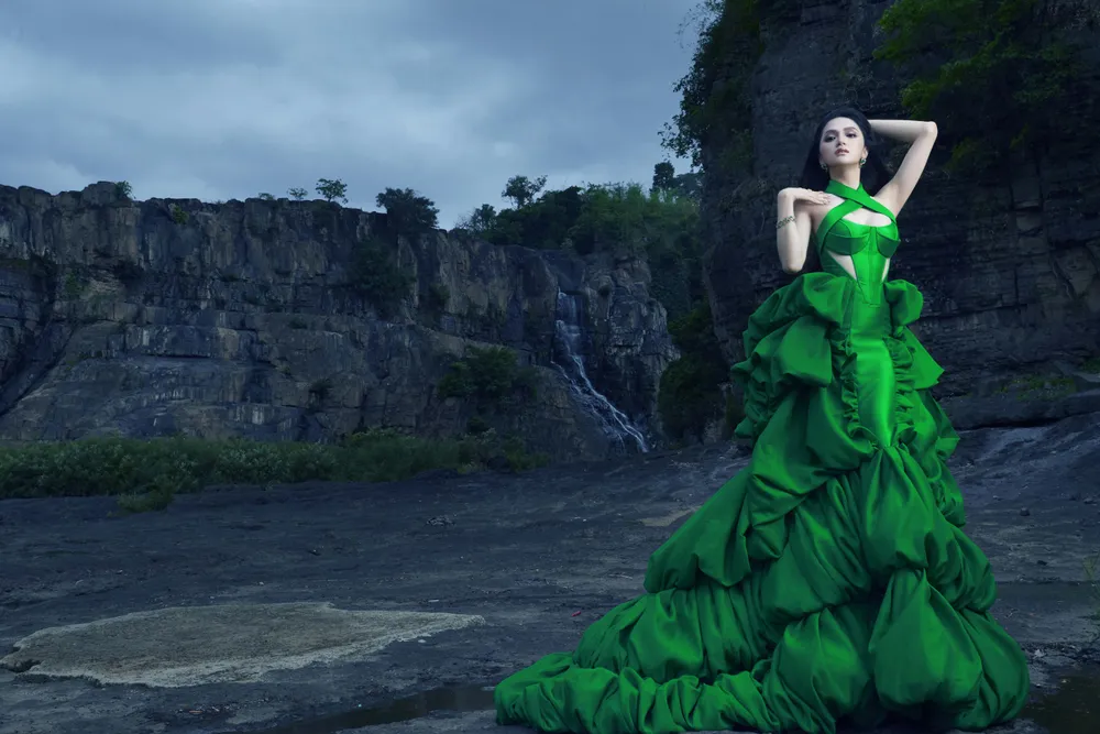 NTK Linh San ra mắt bộ sưu tập lấy cảm hứng từ “Đất Mẹ” ảnh 4