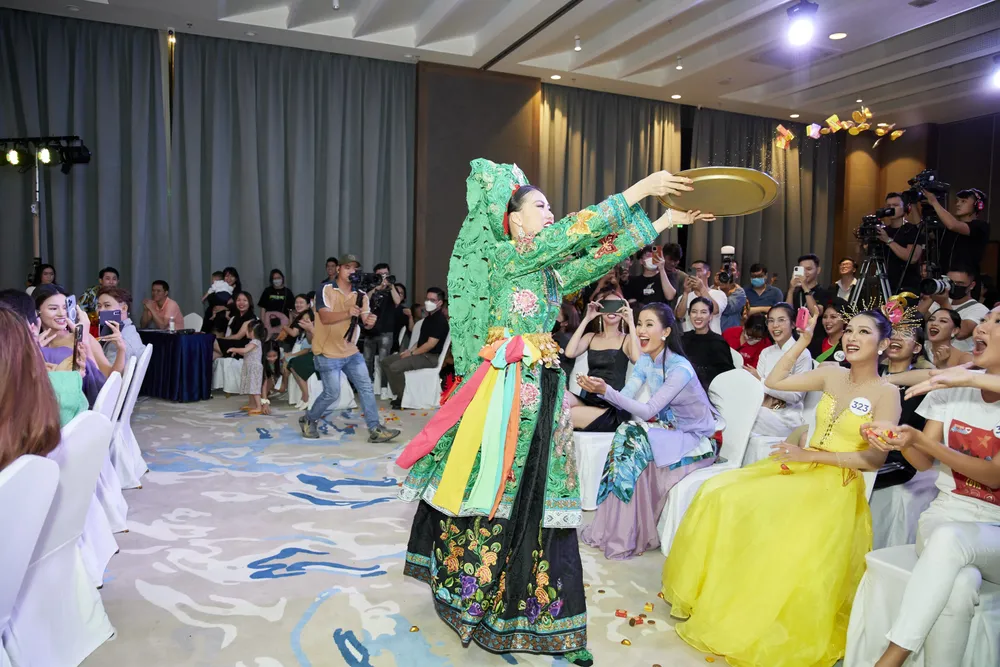 Thí sinh Hoa hậu Hoàn vũ Việt Nam 2022 trình diễn hát múa, rap, thuyết trình ảnh 6