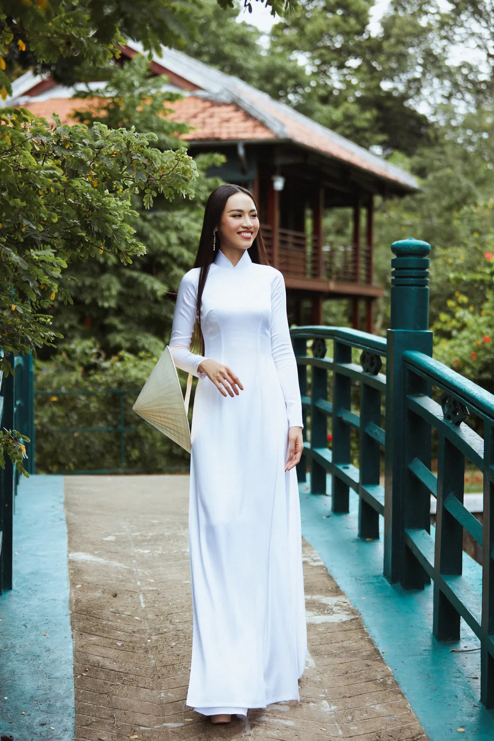 Á hậu Thủy Tiên quảng bá du lịch Đồng Tháp ảnh 2