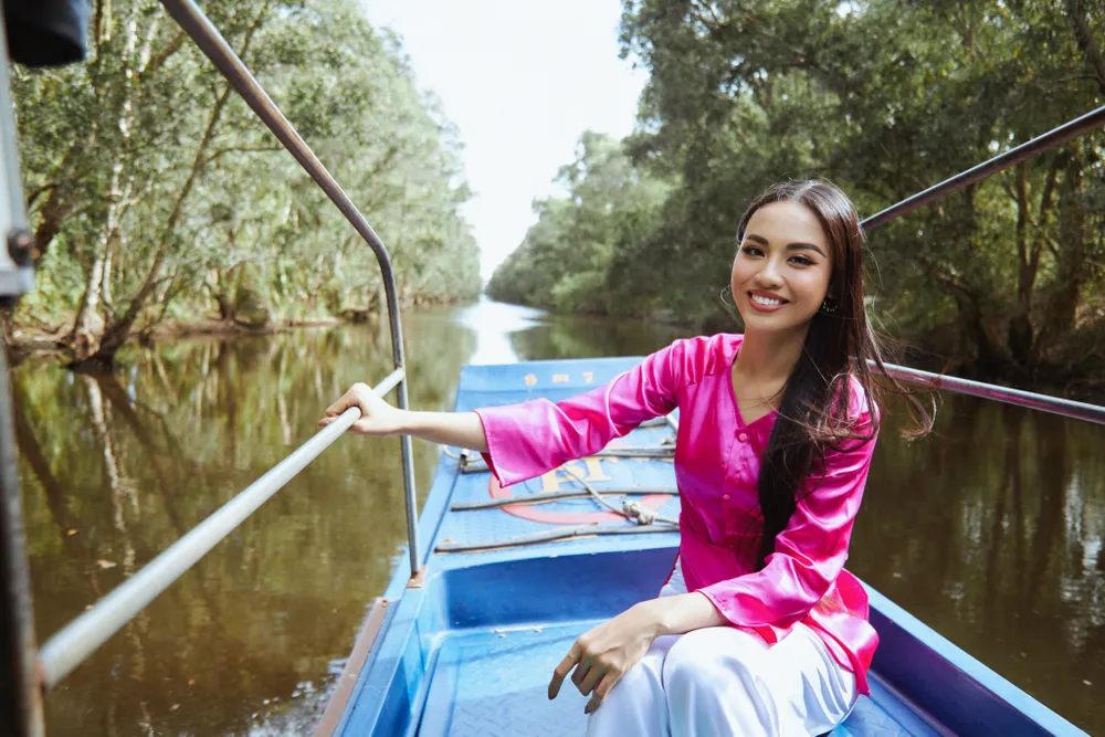 Á hậu Thủy Tiên quảng bá du lịch Đồng Tháp ảnh 6