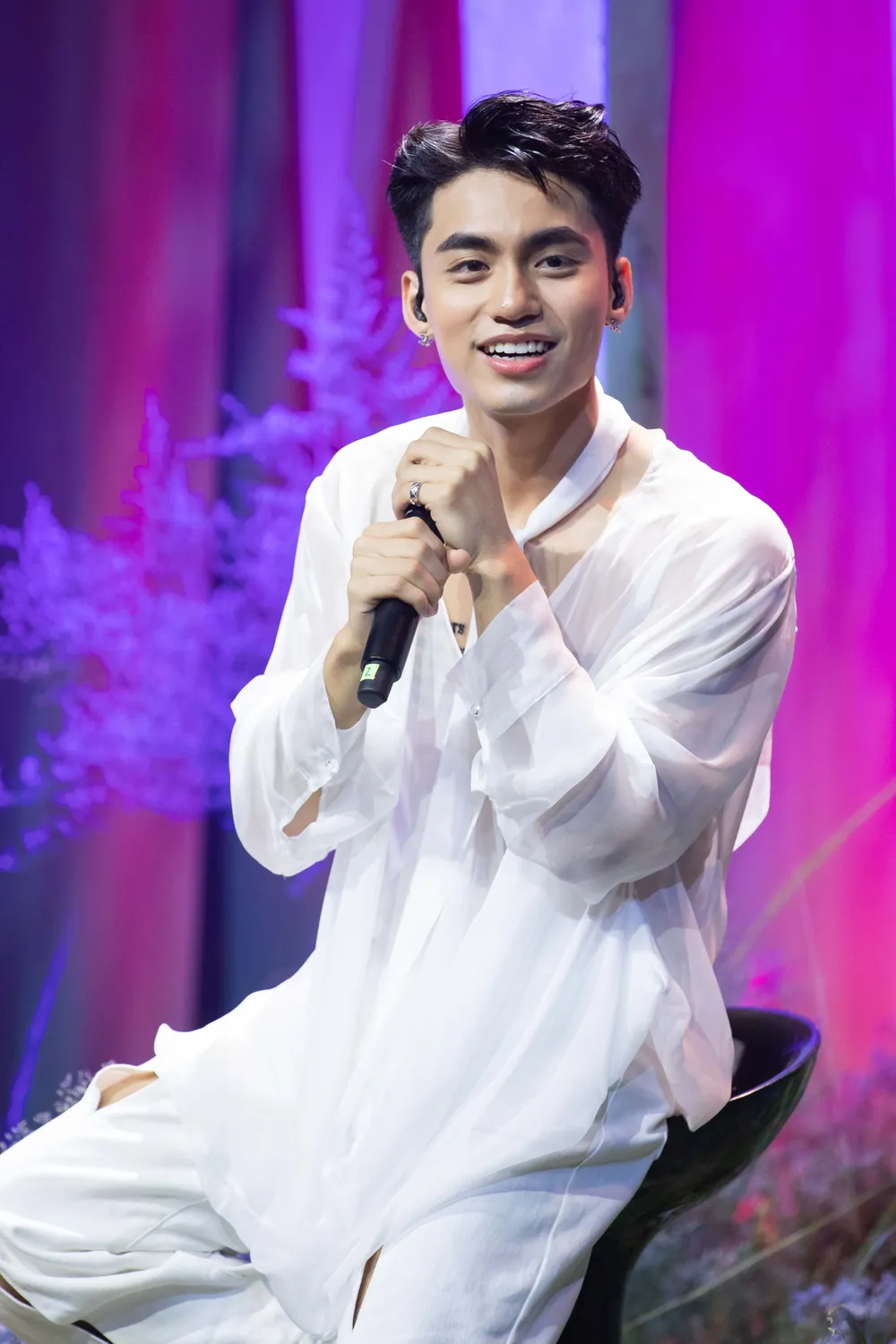 MONO - em trai Sơn Tùng M-TP ra MV đầu tay “Quên anh đi” ảnh 1