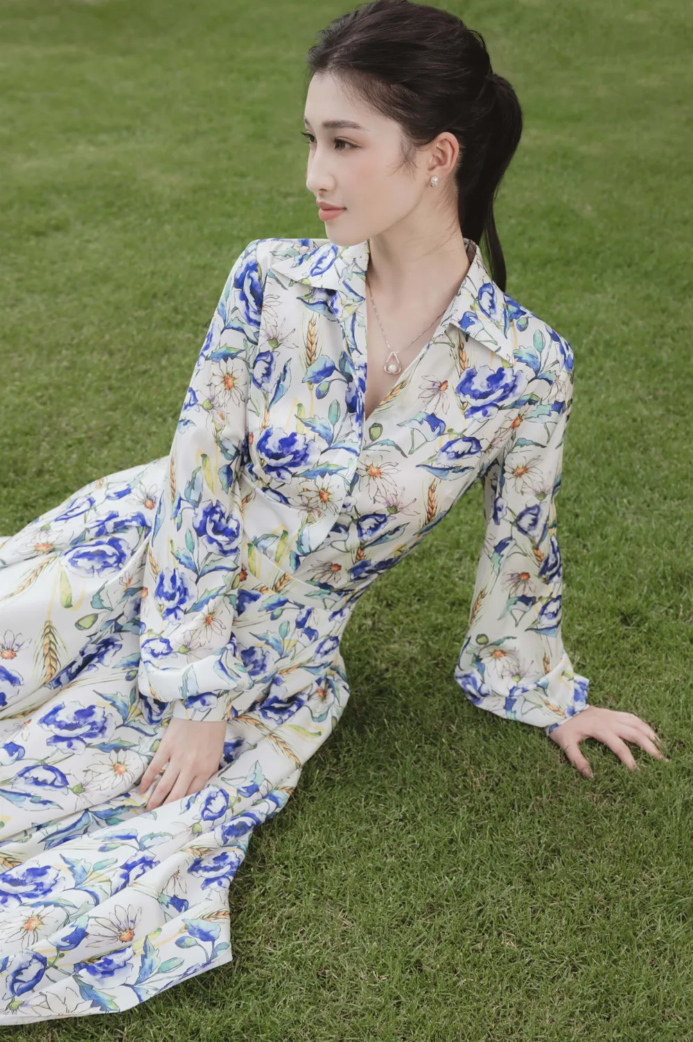 Lê Thanh Hòa giới thiệu loạt thiết kế ready to wear kết hợp với Á hậu Phương Nhi ảnh 3