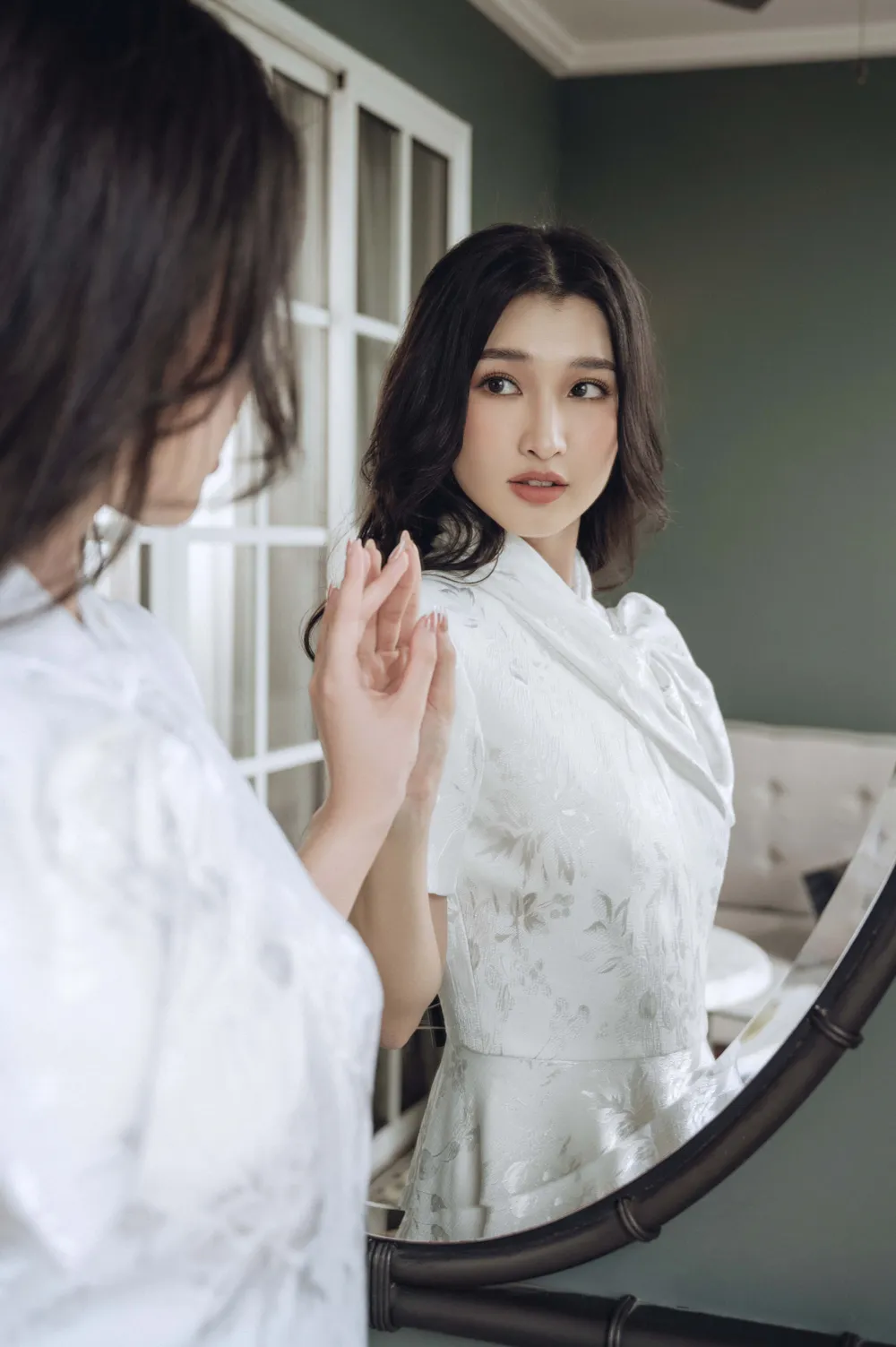 Lê Thanh Hòa giới thiệu loạt thiết kế ready to wear kết hợp với Á hậu Phương Nhi ảnh 6