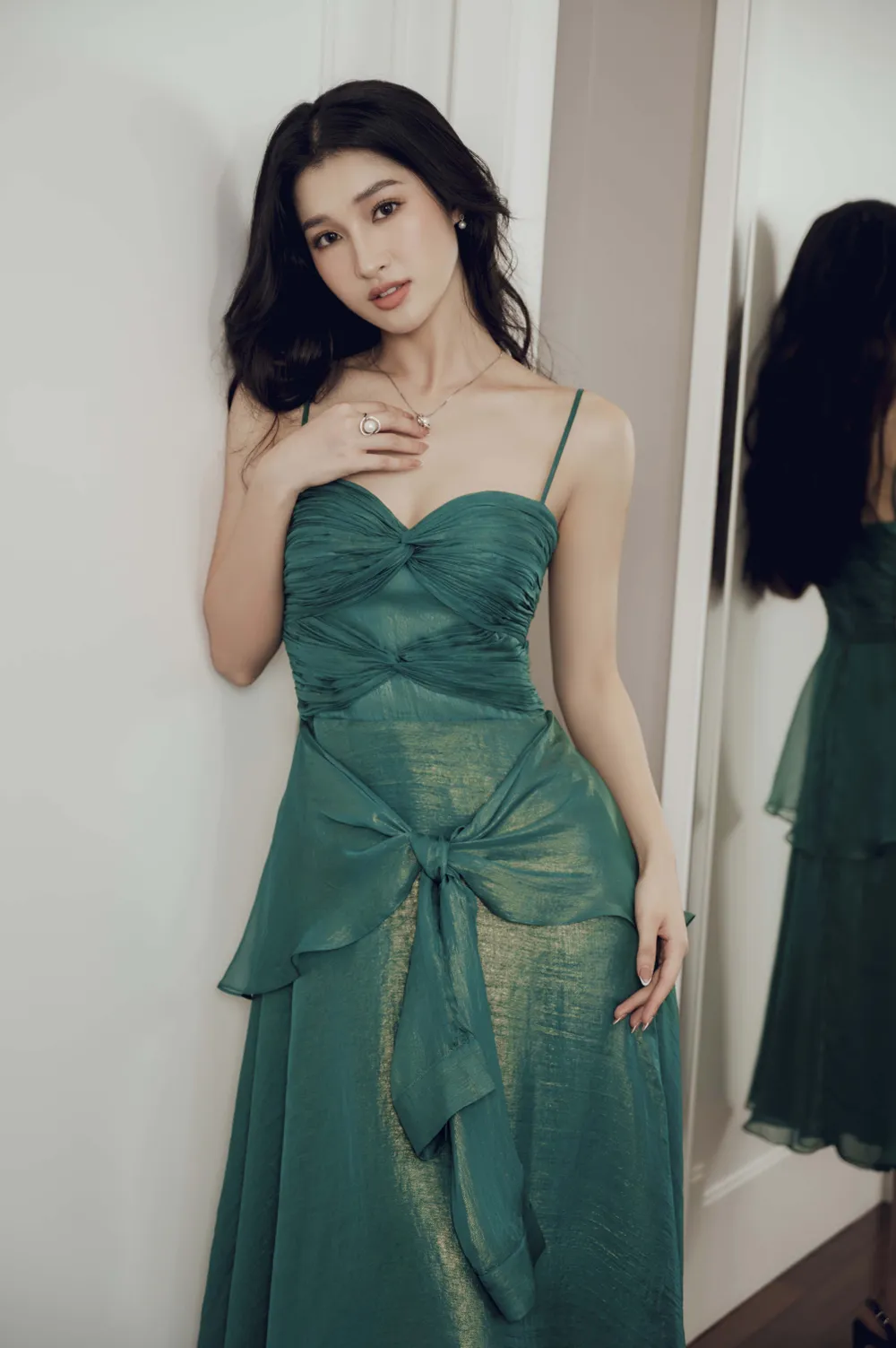 Lê Thanh Hòa giới thiệu loạt thiết kế ready to wear kết hợp với Á hậu Phương Nhi ảnh 7