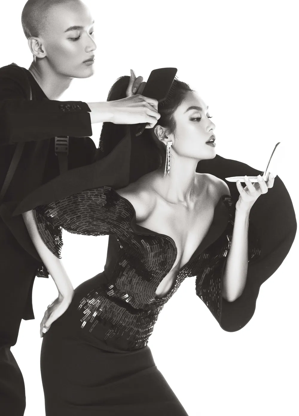 Á hậu Thảo Nhi tung bộ ảnh tôn vinh người đứng sau một shoot hình thời trang ảnh 4